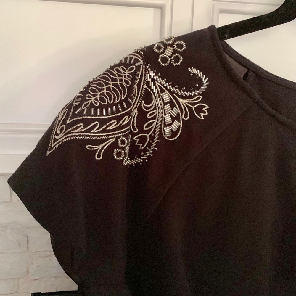 Embellished Crop - Picture 2 of 3